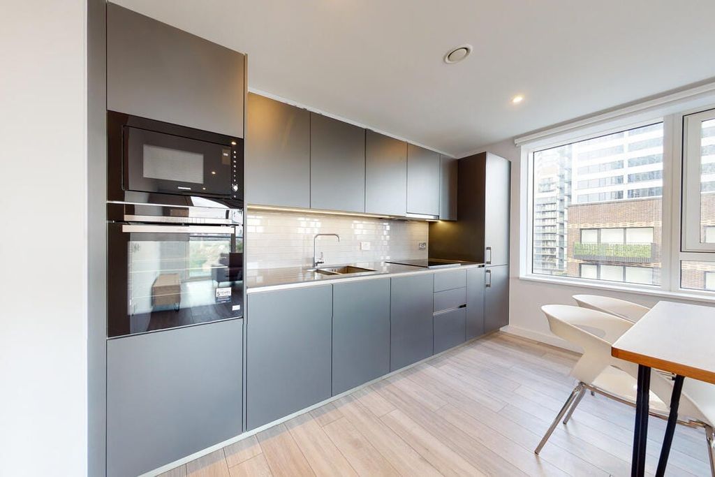 Property photo 2 of 26