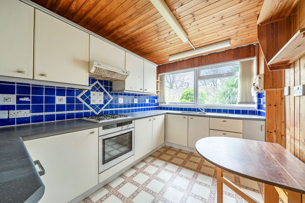 Property photo 3 of 20