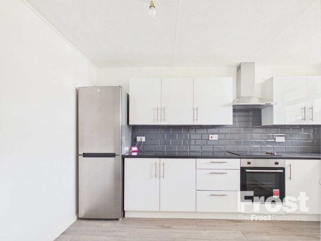 Property photo 1 of 7 Kitchen