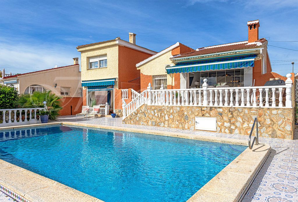 Property photo 3 of 44