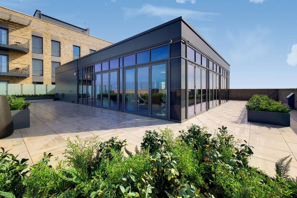 Property photo 3 of 27