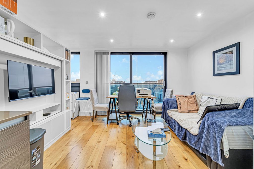 Property photo 3 of 8