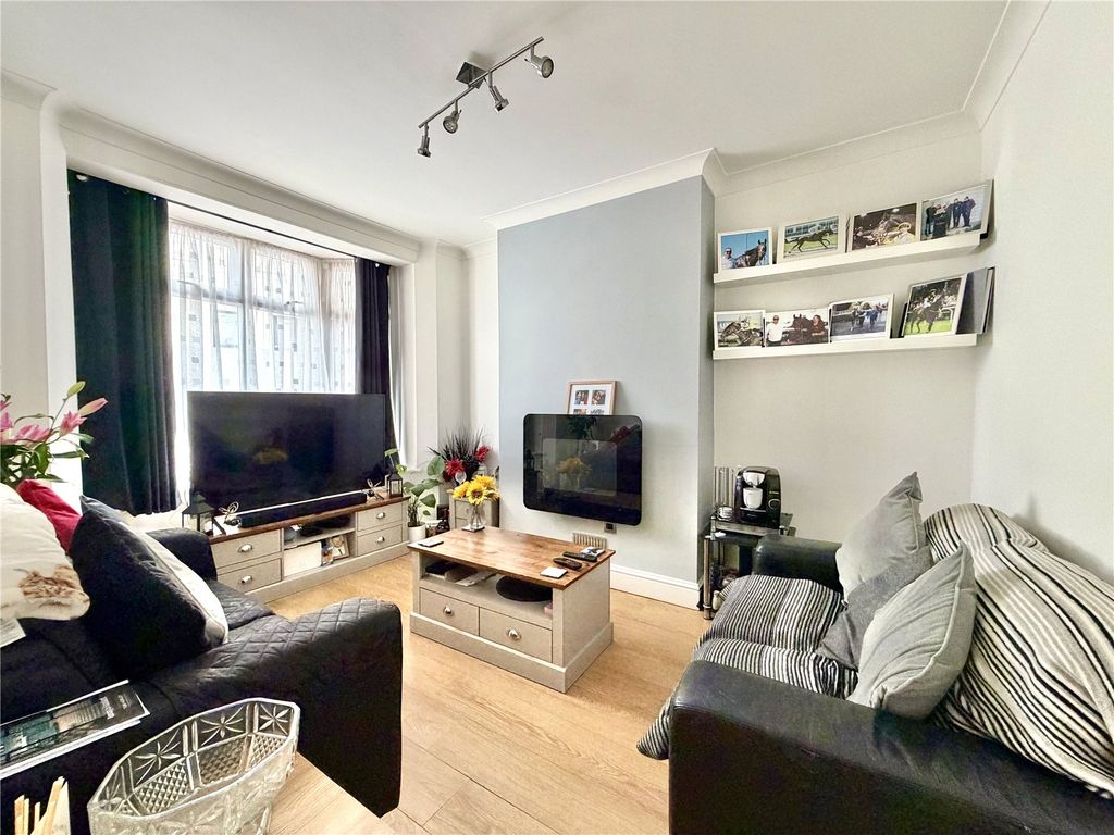 Property photo 2 of 7 Picture No. 20