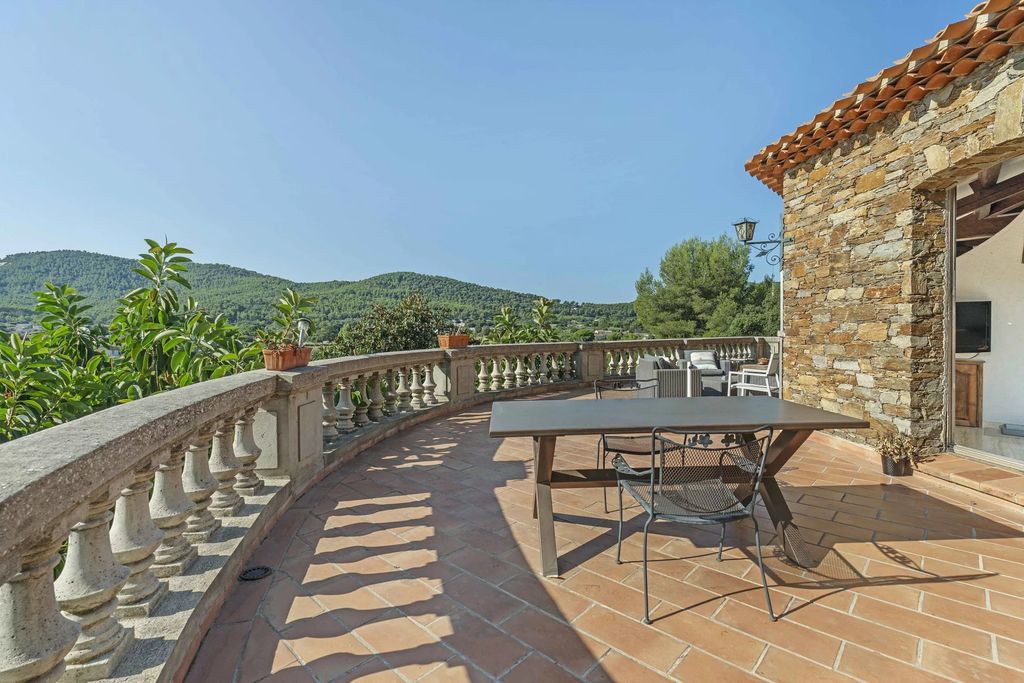 Property photo 3 of 19