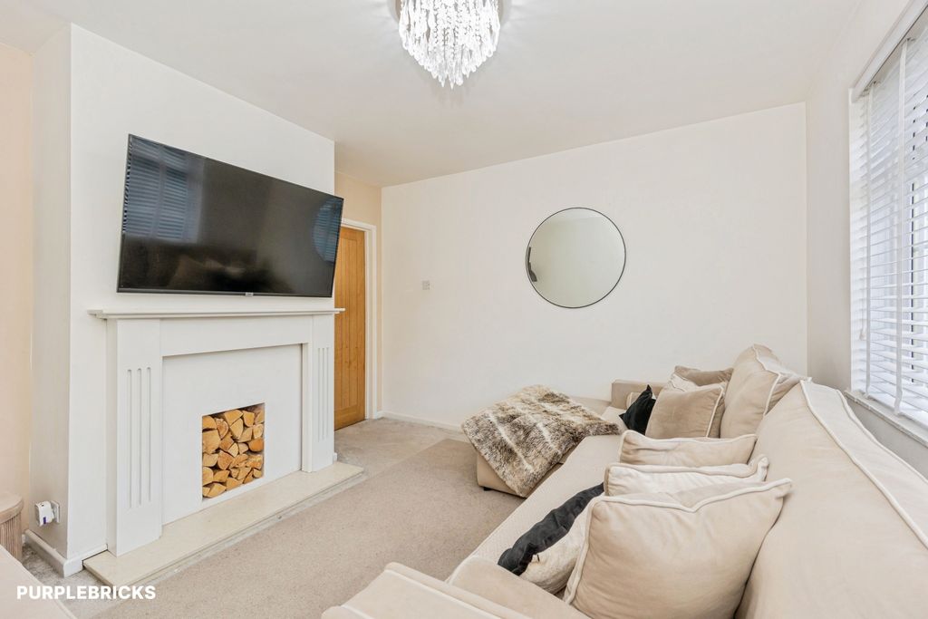 Property photo 2 of 25