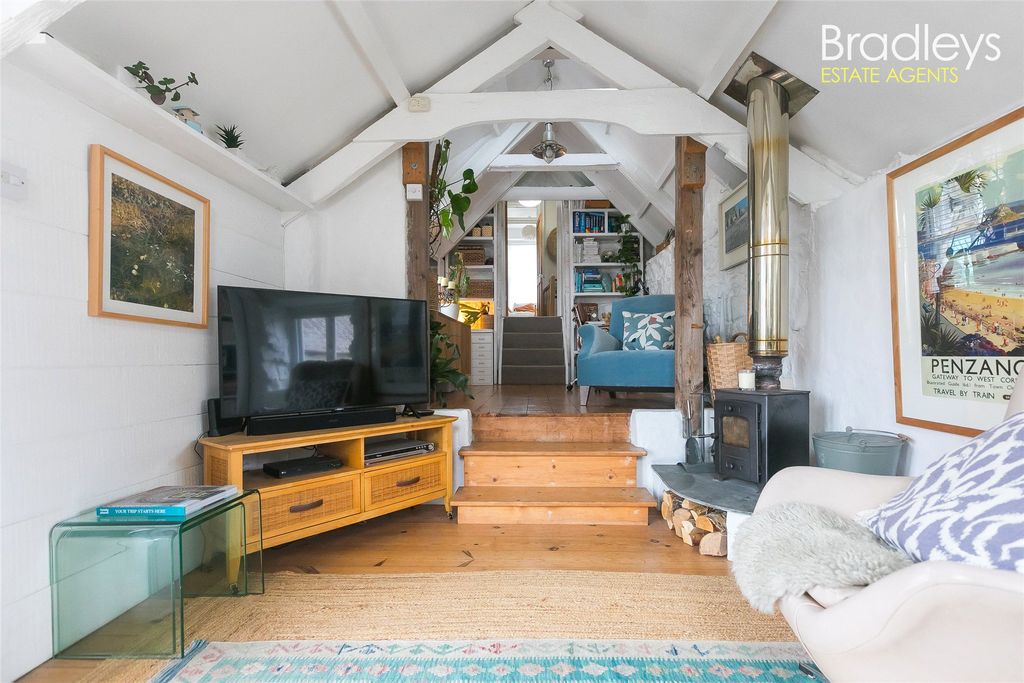 Property photo 2 of 23 Picture No. 37