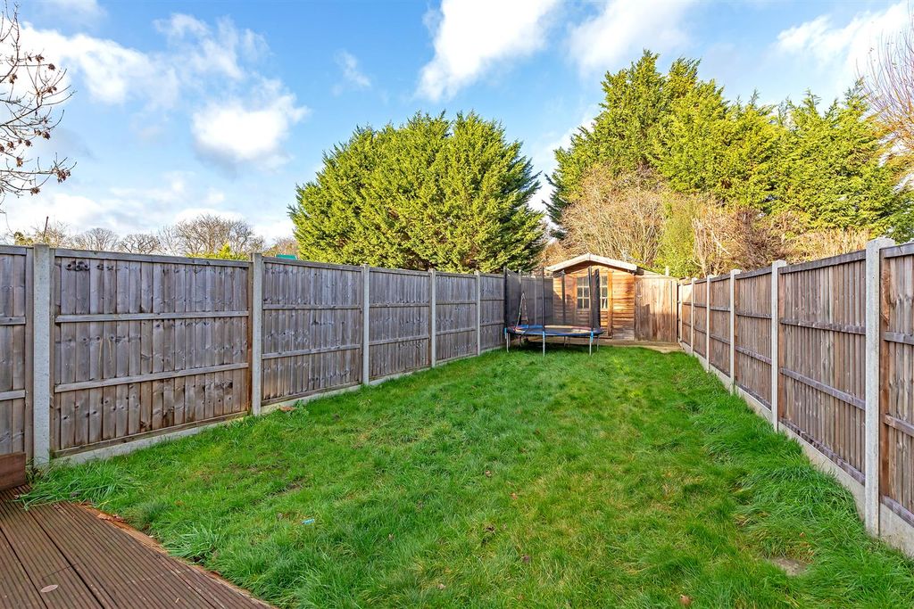 Property photo 2 of 18 10Birchwoodway-37.Jpg