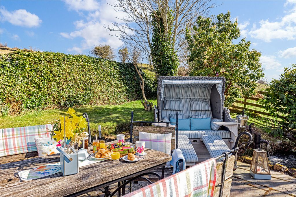 Property photo 3 of 48