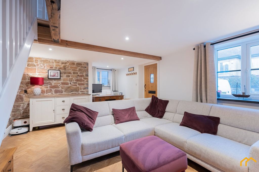 Property photo 2 of 19