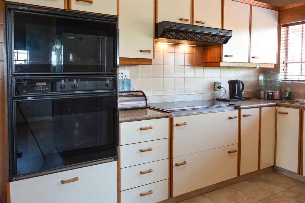 Property photo 2 of 52 1Pm1727273