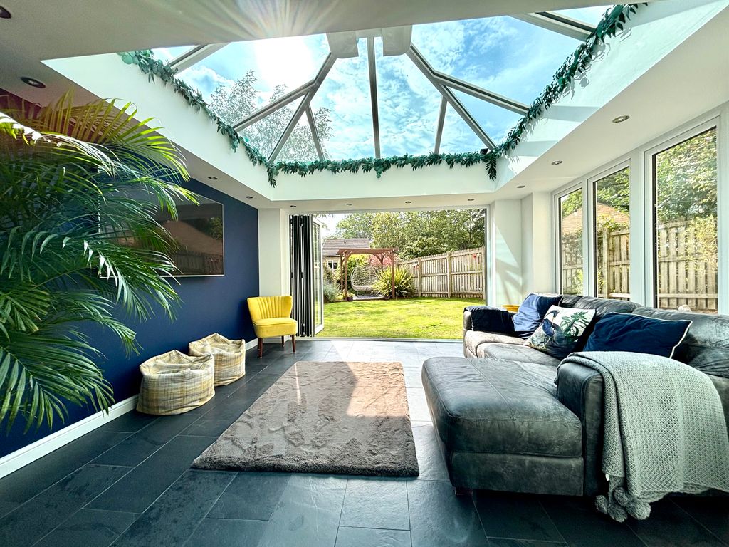 Property photo 3 of 19 Orangery