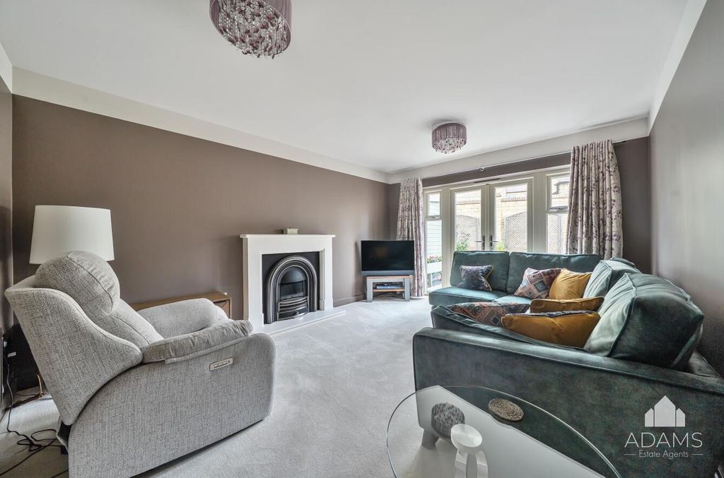 Property photo 2 of 19 Sitting Room