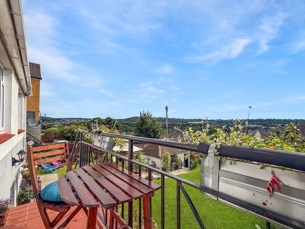 Property photo 2 of 46