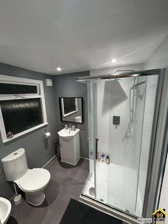 Property photo 3 of 6 Photo 2