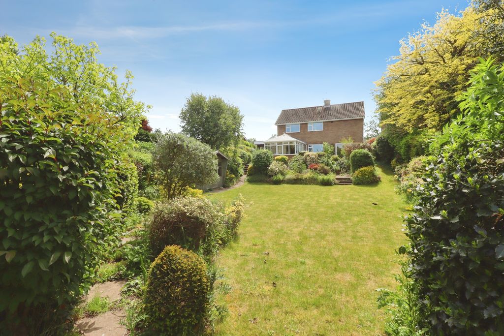 Property photo 2 of 28