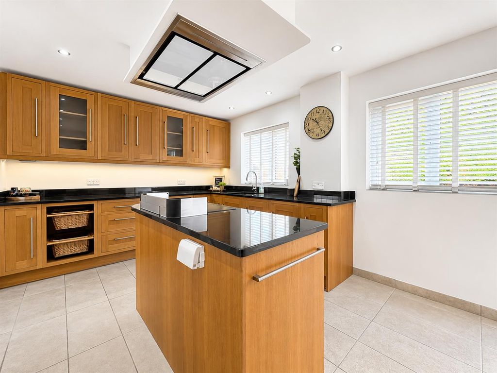 Property photo 2 of 21 Kitchen.Png