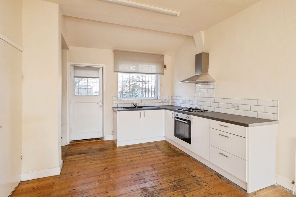 Property photo 2 of 21 Pbox-Img.Jpg