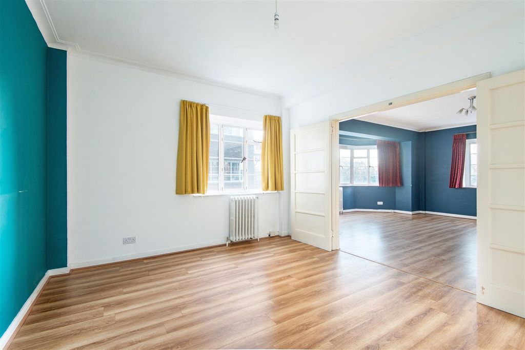 Property photo 3 of 9 21 Kendall Court Shoot Up Hill Nw2 3Pd(6).Jpg