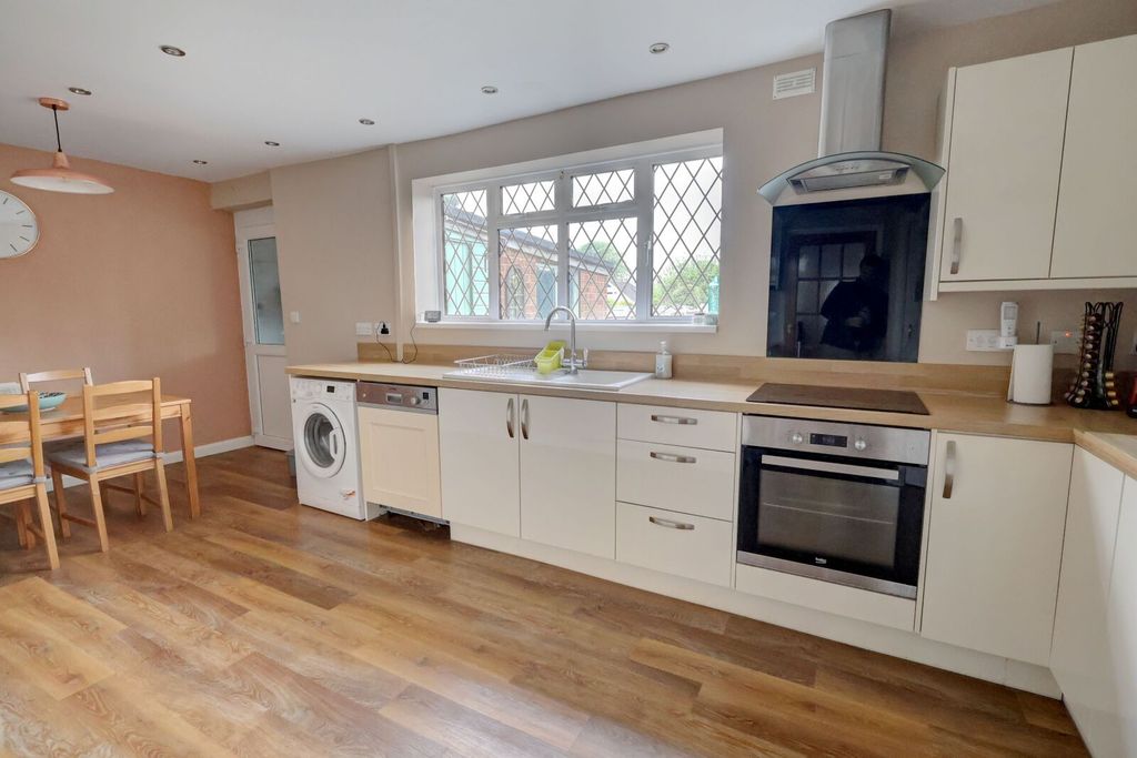 Property photo 3 of 11 Picture No. 05