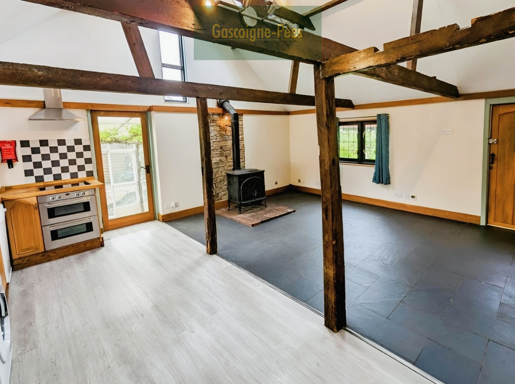 Property photo 3 of 8