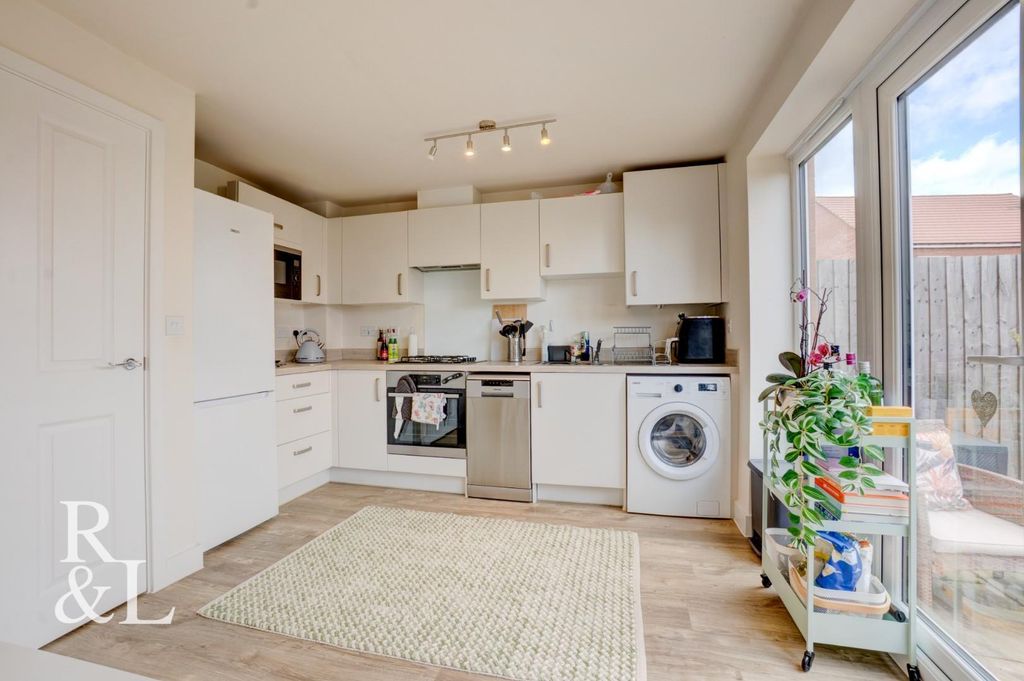 Property photo 3 of 19 125 Spring (6).Jpg