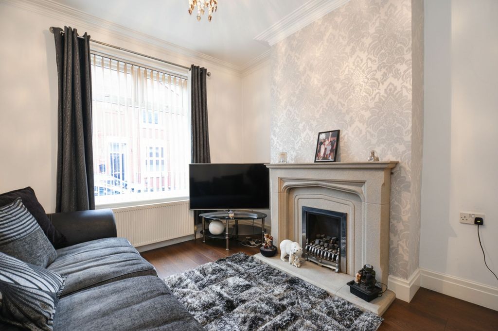 Property photo 2 of 11