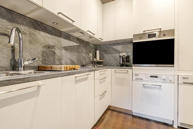 Property photo 2 of 10 Kitchen