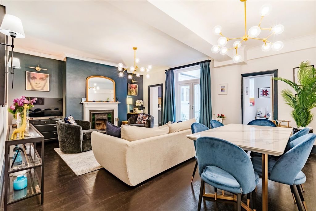 Property photo 2 of 14 Reception