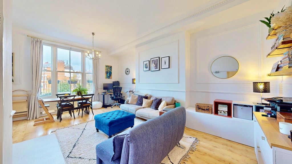 Property photo 3 of 34