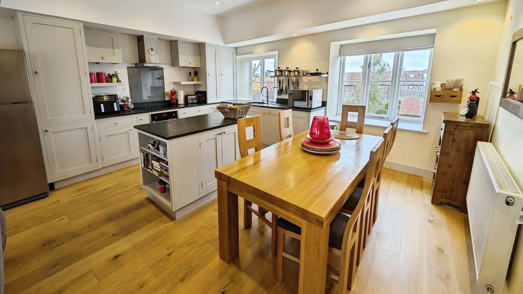 Property photo 3 of 27 Pbox-Kitchen-348011.Jpg