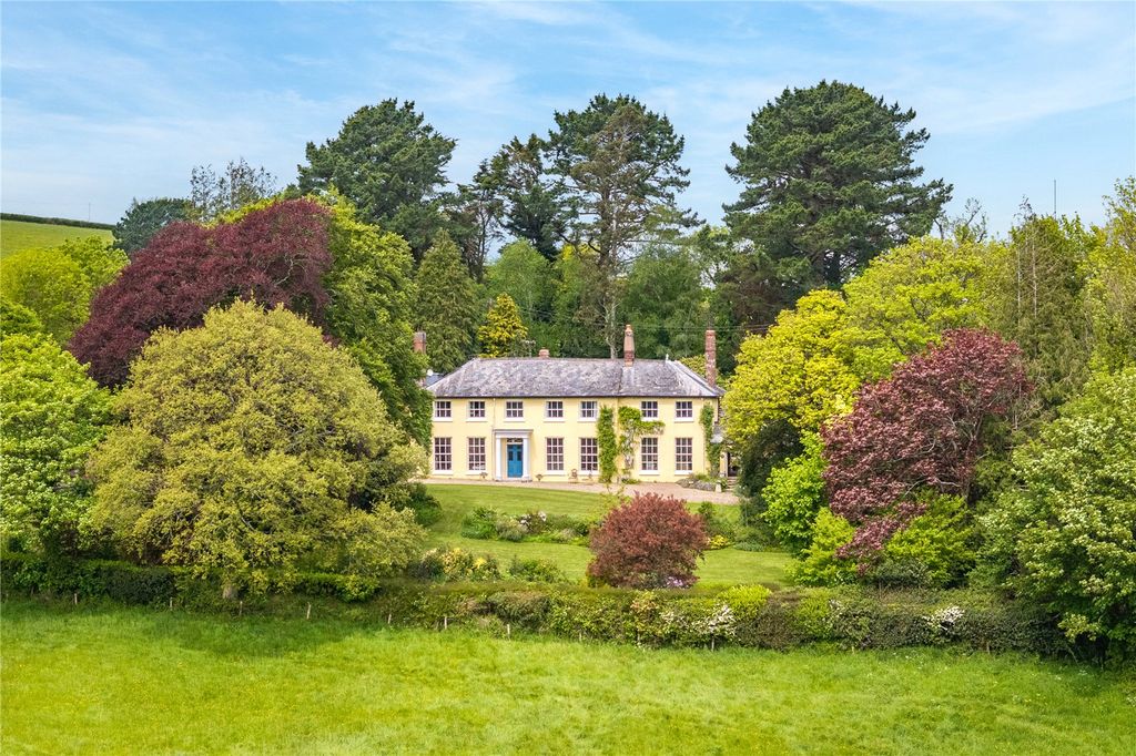 Property photo 1 of 32 Glebe House