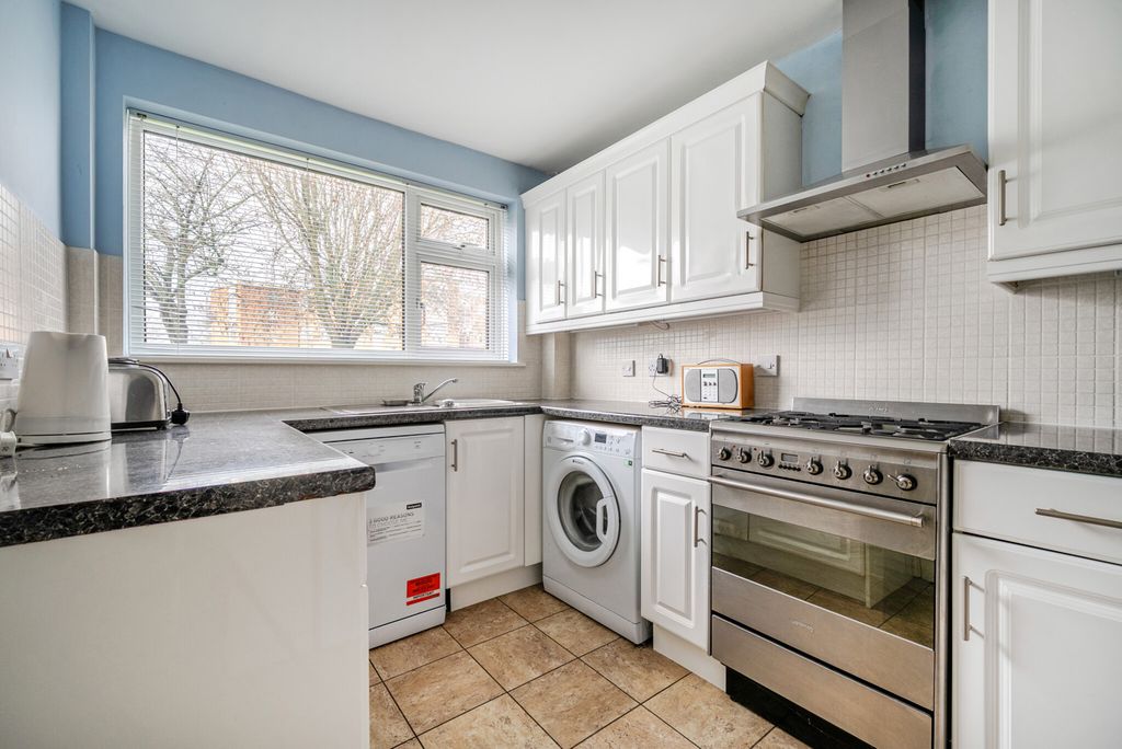 Property photo 2 of 24 1397714-9-6972139...