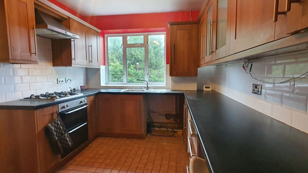 Property photo 2 of 21 Kitchen