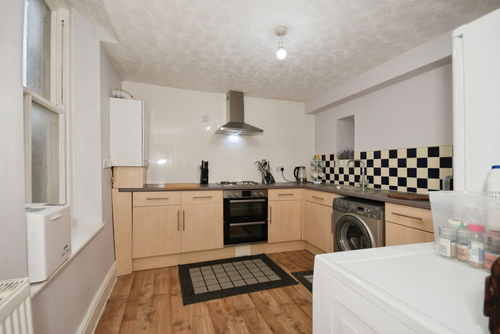 Property photo 3 of 15 Kitchen