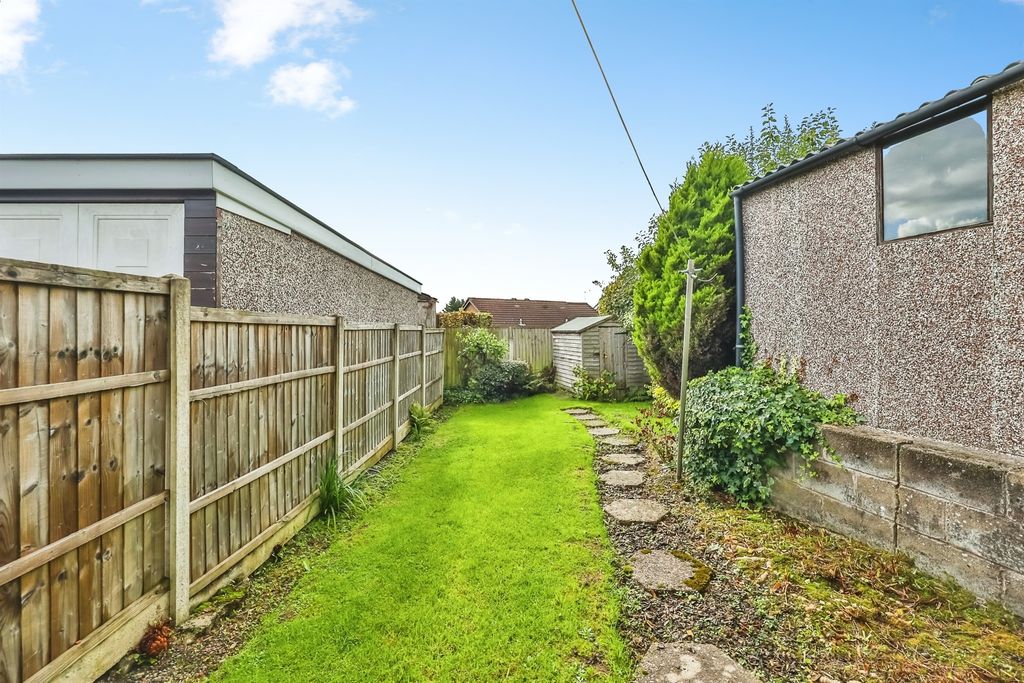 Property photo 2 of 23