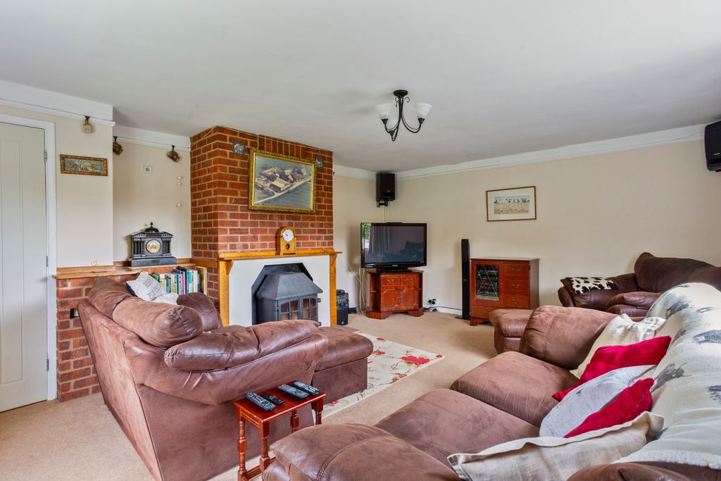 Property photo 2 of 22