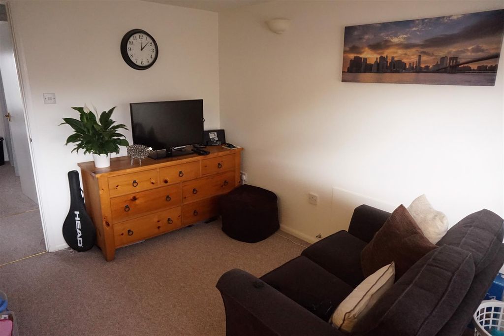 Property photo 3 of 8