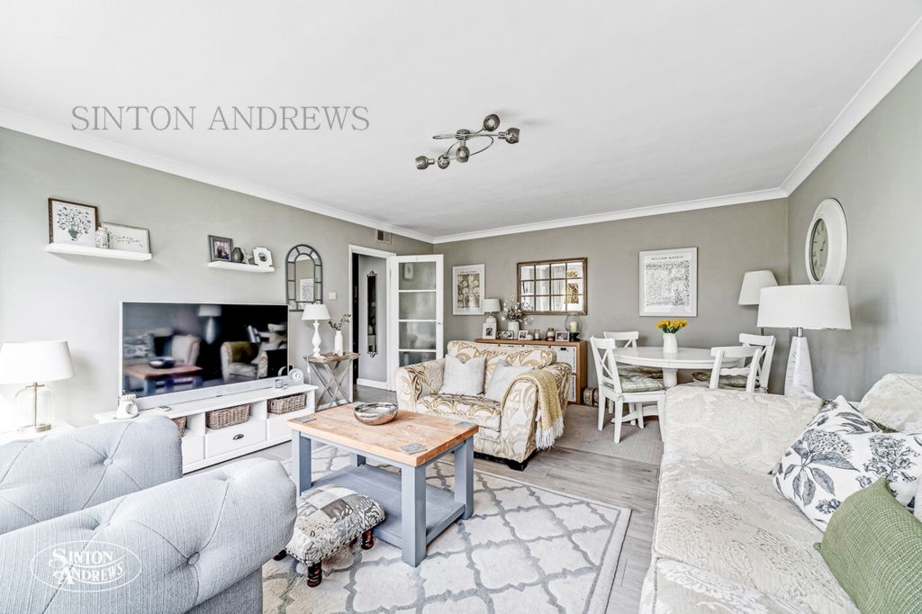 Property photo 1 of 9 Photo 7