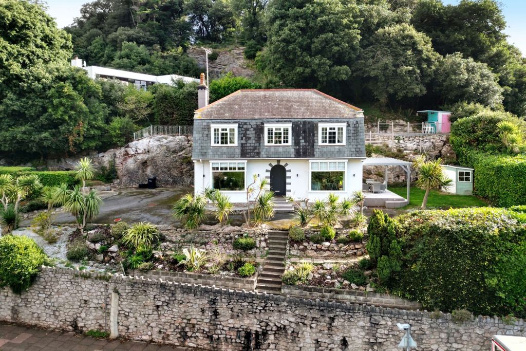 Property photo 1 of 28