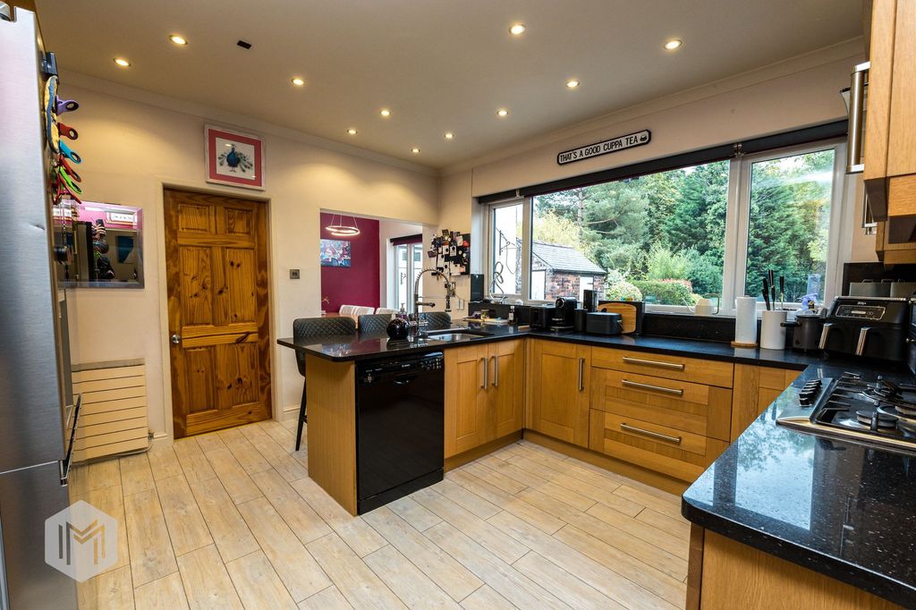 Property photo 3 of 35