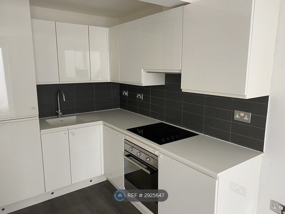 Property photo 2 of 9 Kitchen Area