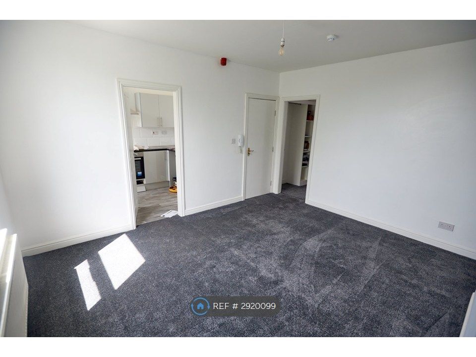 Property photo 3 of 7 Living Room 2
