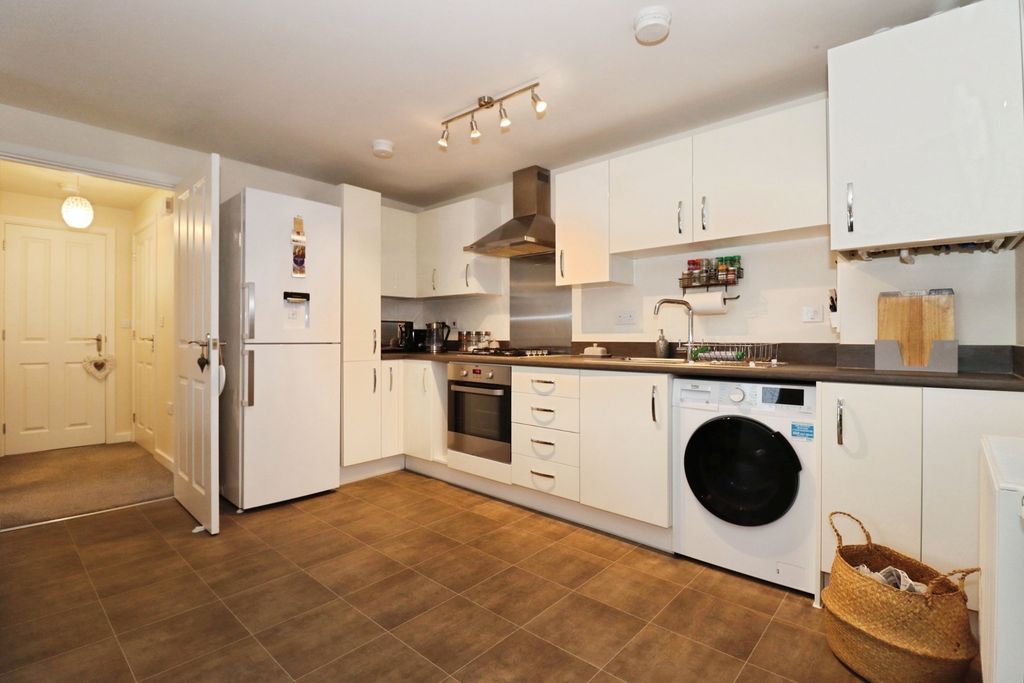 Property photo 2 of 20 Kitchen