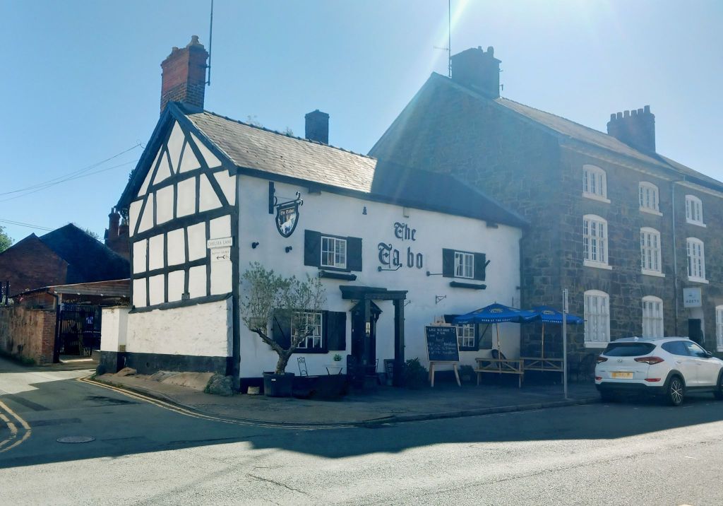 Property photo 1 of 8