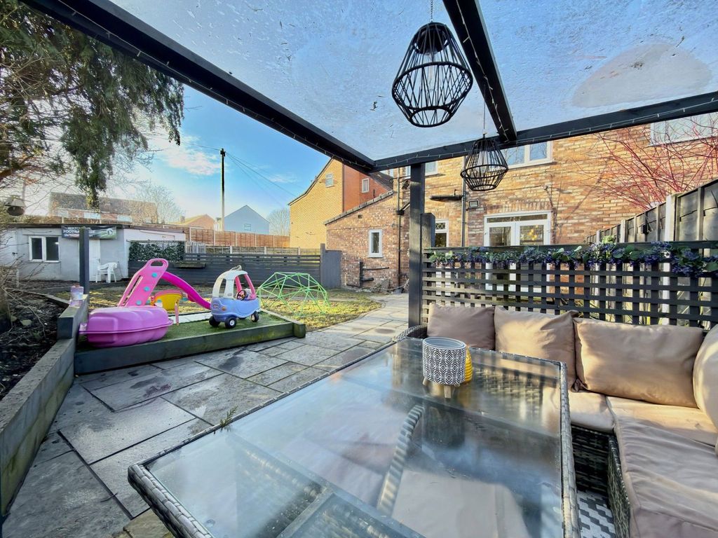 Property photo 2 of 36