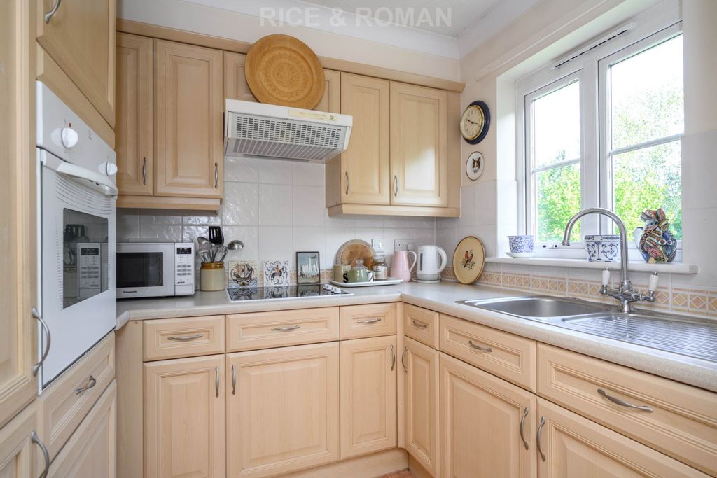 Property photo 3 of 11