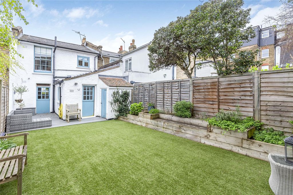 Property photo 2 of 17 Picture No. 21