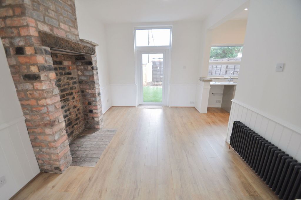 Property photo 2 of 29