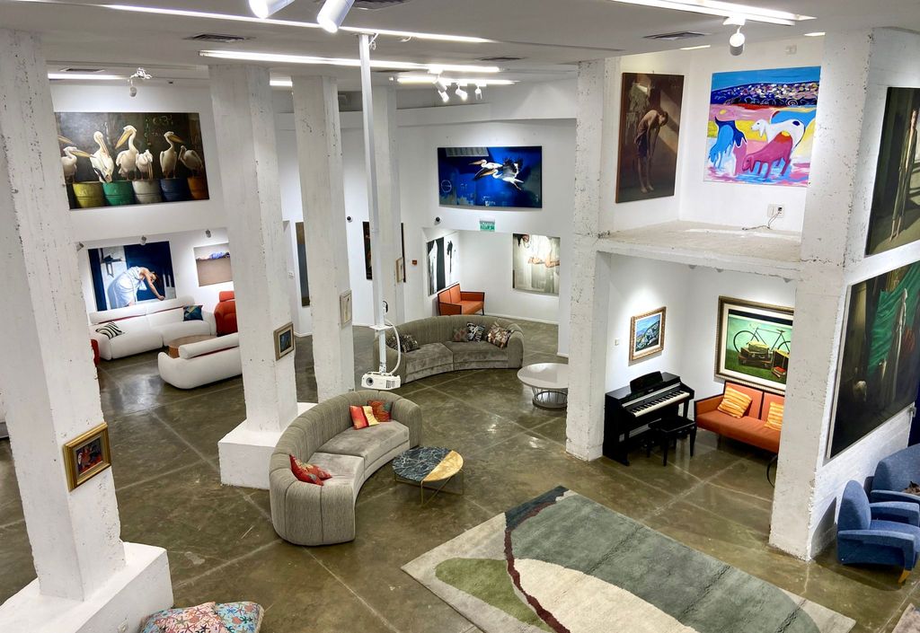 Property photo 2 of 9