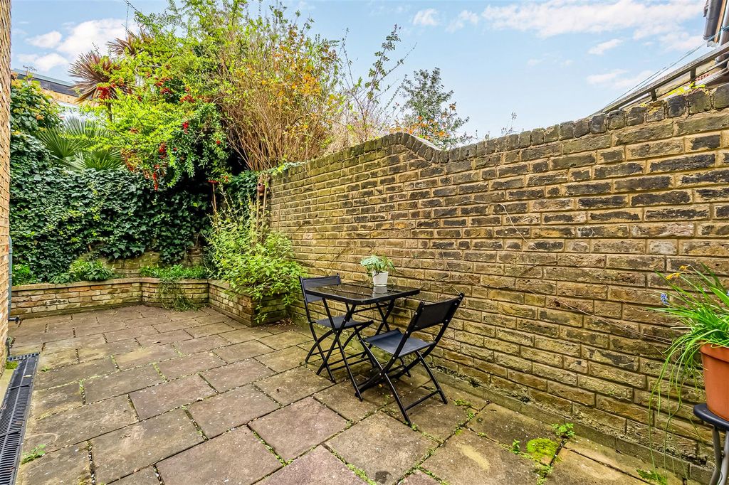 Property photo 1 of 11